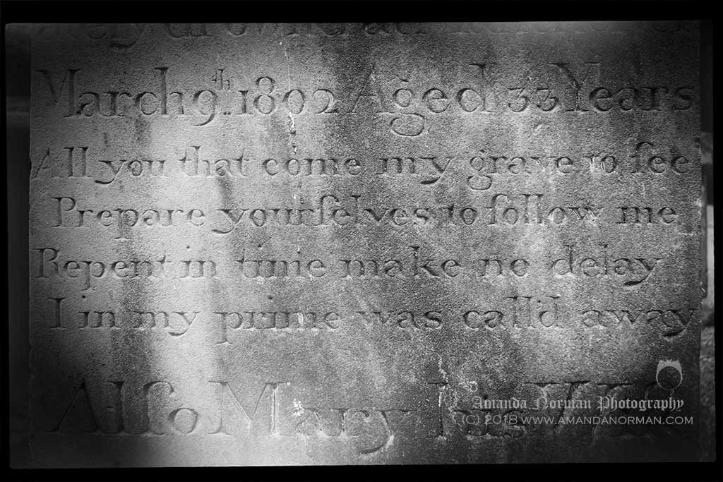 Memento Mori verse on a headstone